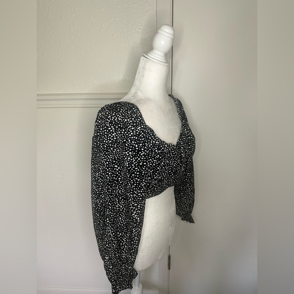 Altar’d State  Black and White Smocked Crop Blouse size S - Picture 4 of 9